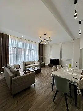 Satılır 5 otaqlı həyət evi 168 m²