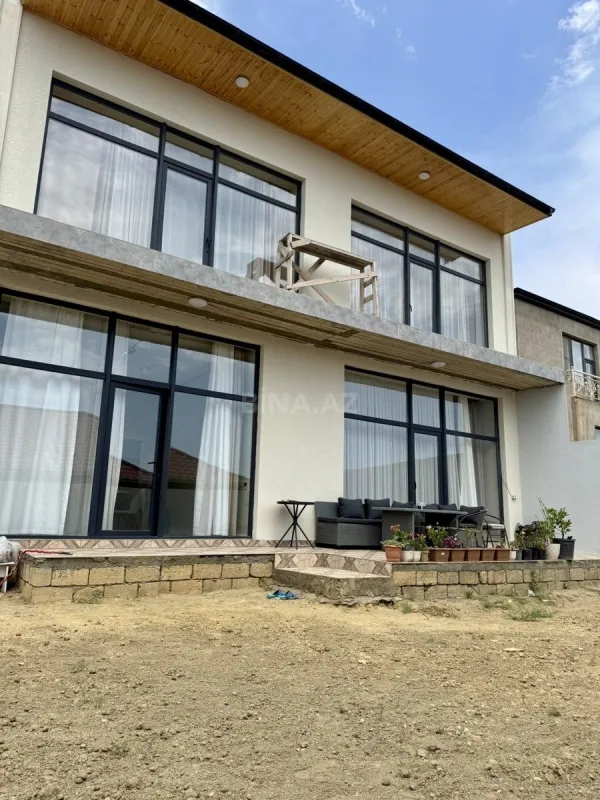 Satılır 5 otaqlı həyət evi 168 m²