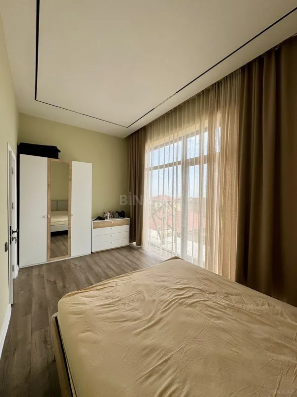 Satılır 5 otaqlı həyət evi 168 m²