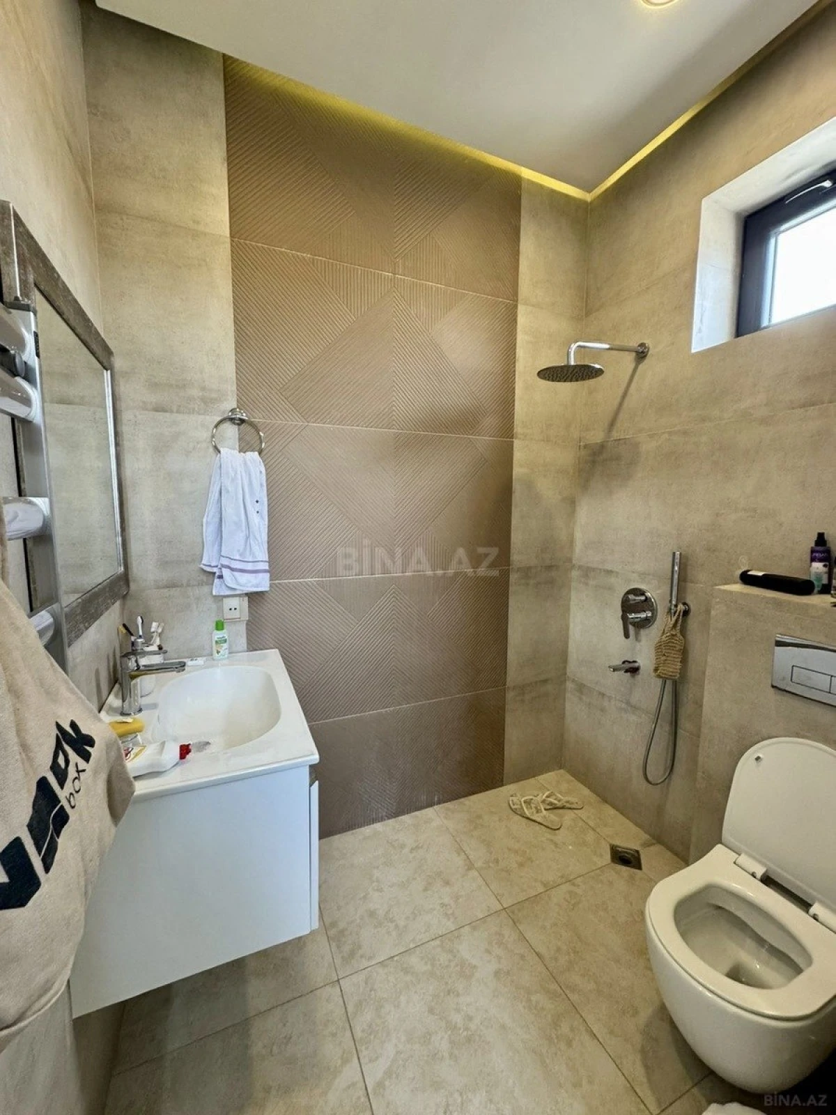 Satılır 5 otaqlı həyət evi 168 m²