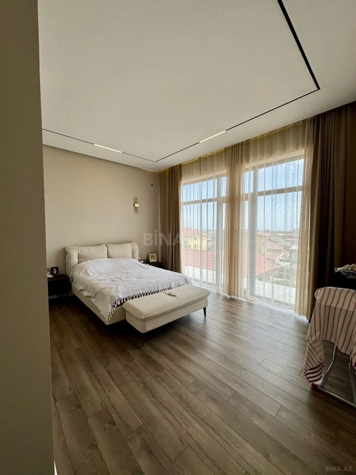 Satılır 5 otaqlı həyət evi 168 m²