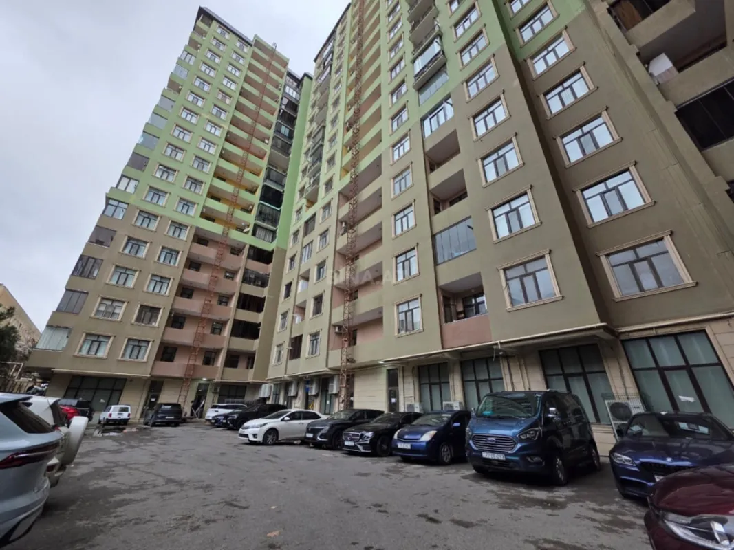 Satılır 3 otaqlı mənzil 155.5 m²