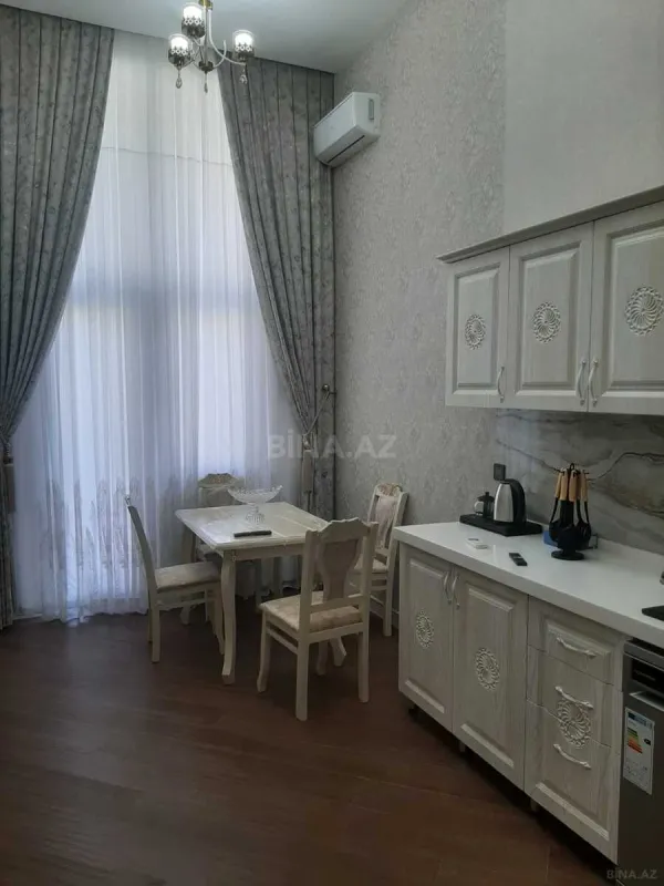 Kirayə verilir 3 otaqlı mənzil 115 m²