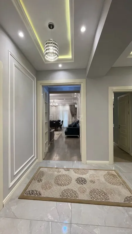 Satılır 4 otaqlı mənzil 140 m²