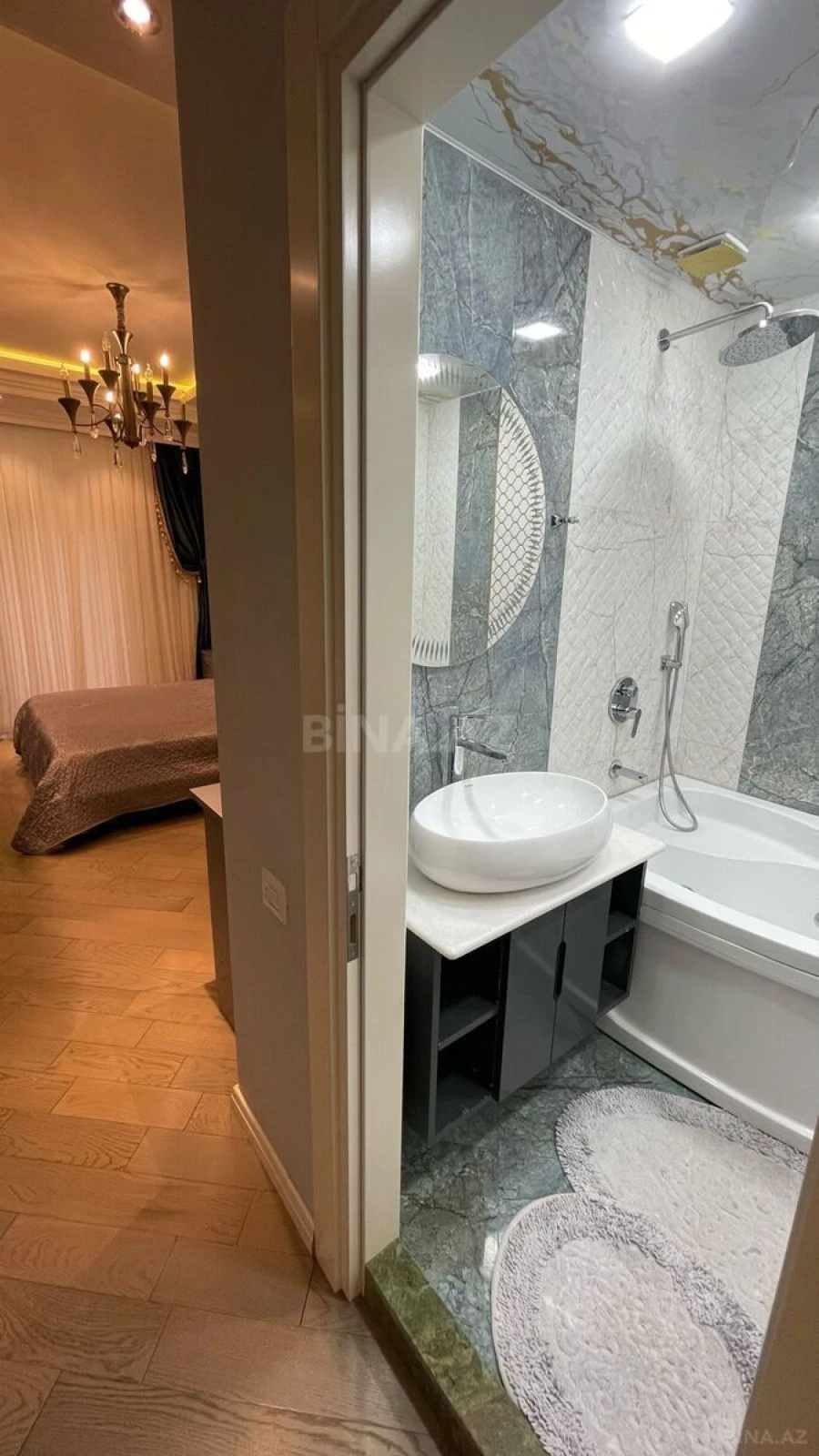Satılır 4 otaqlı mənzil 140 m²