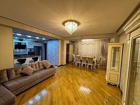 Kirayə verilir 3 otaqlı mənzil 118 m² — Bakı, Memar Əcəmi yanı 3 otaq 118.00 m²