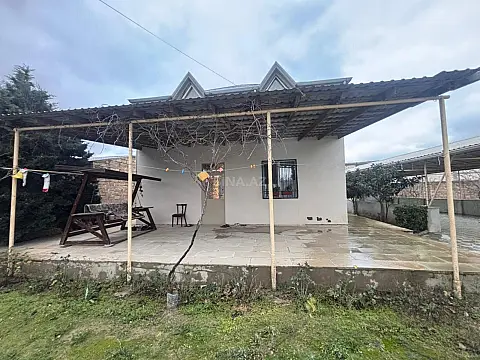 Satılır 3 otaqlı həyət evi 160 m²
