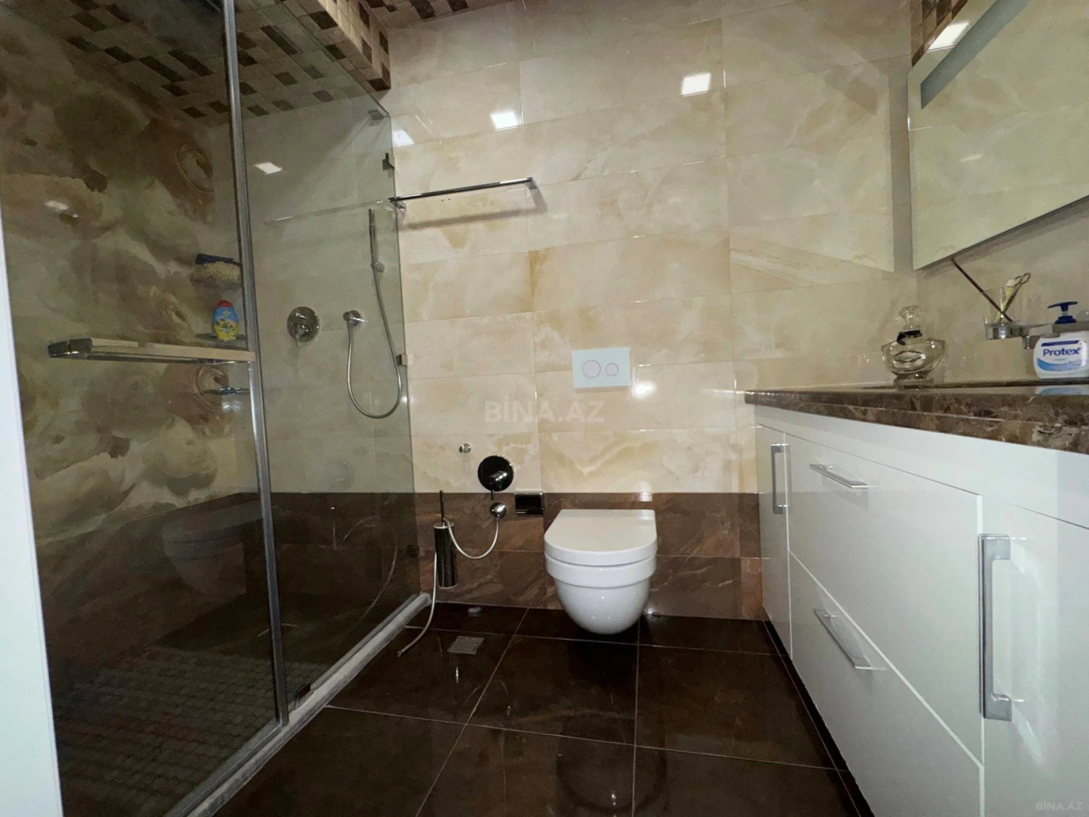 Satılır 3 otaqlı mənzil 153 m²