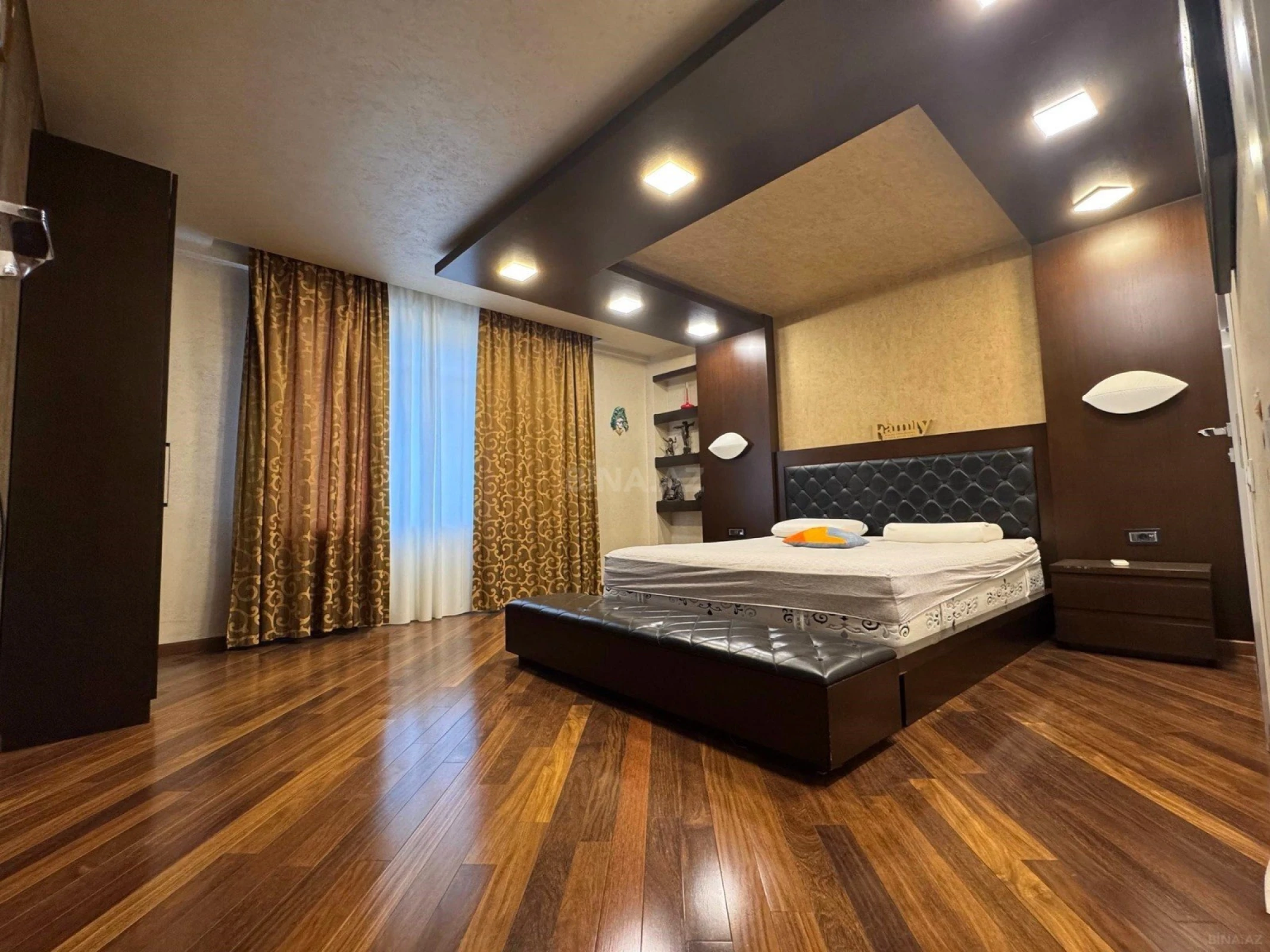 Satılır 3 otaqlı mənzil 153 m²