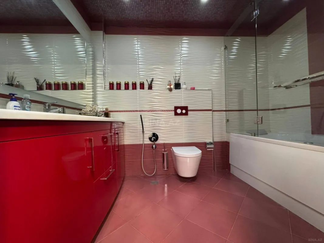 Satılır 3 otaqlı mənzil 153 m²