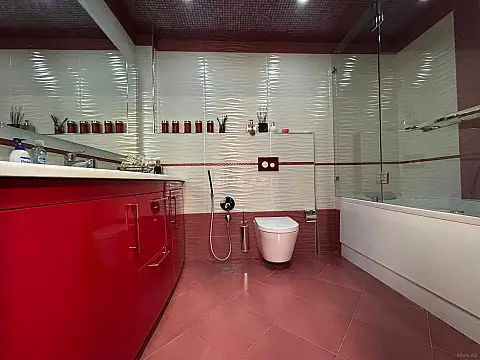 Satılır 3 otaqlı mənzil 153 m²