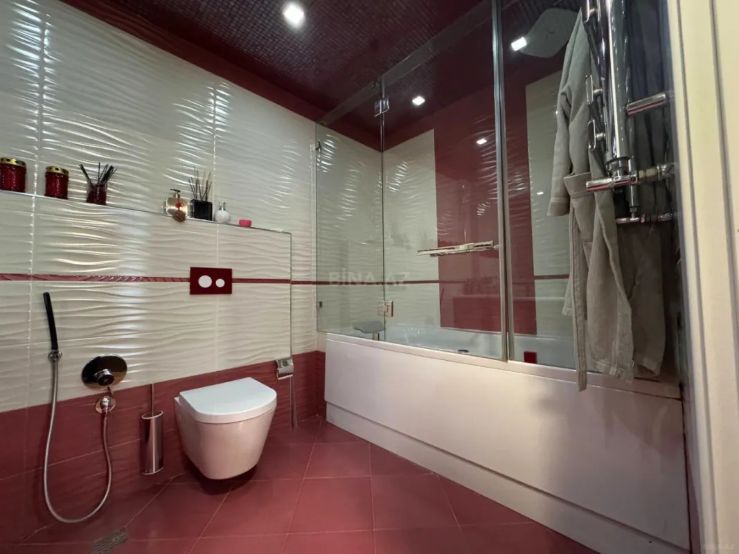 Satılır 3 otaqlı mənzil 153 m²