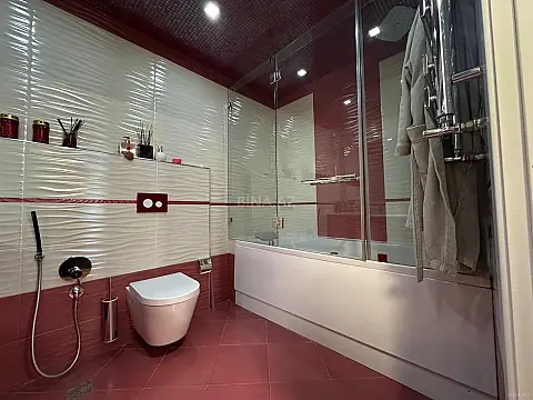 Satılır 3 otaqlı mənzil 153 m²