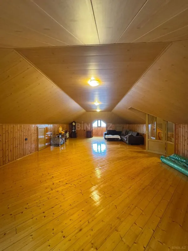 Satılır 7 otaqlı həyət evi 900 m²