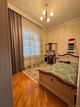 Satılır 7 otaqlı həyət evi 900 m²