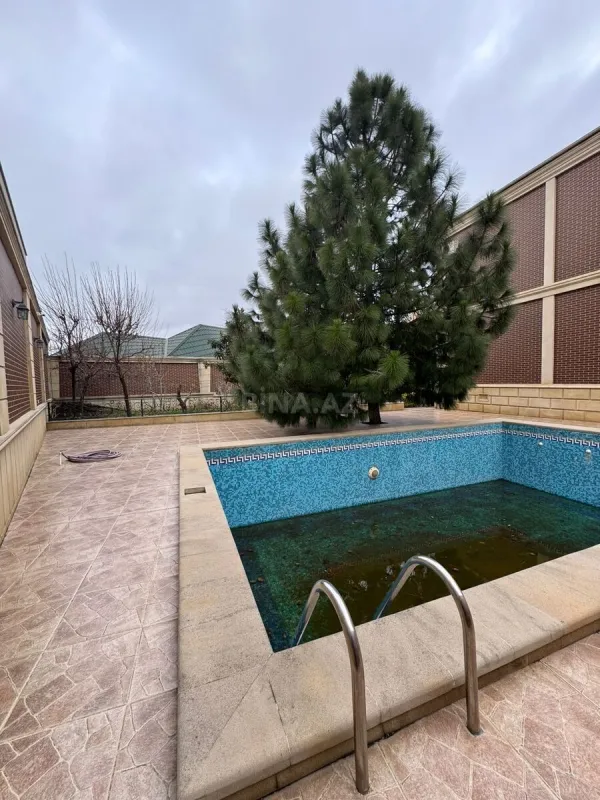 Satılır 7 otaqlı həyət evi 900 m²