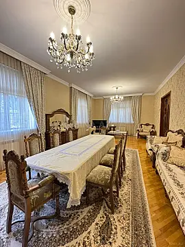 Satılır 7 otaqlı həyət evi 900 m² — Bakı 7 otaq 900.00 m²