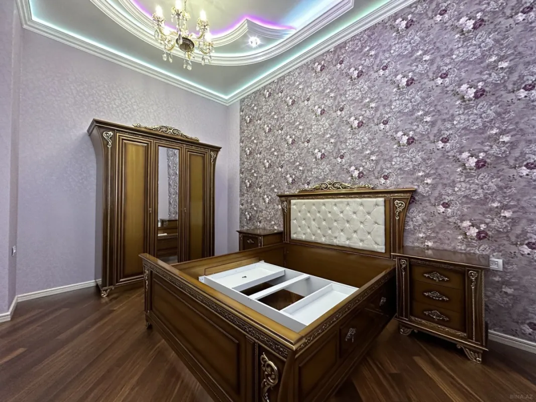 Satılır 4 otaqlı mənzil 137 m²
