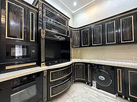 Satılır 4 otaqlı mənzil 137 m²