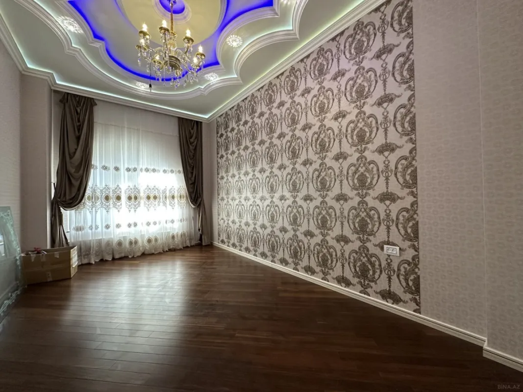 Satılır 4 otaqlı mənzil 137 m²