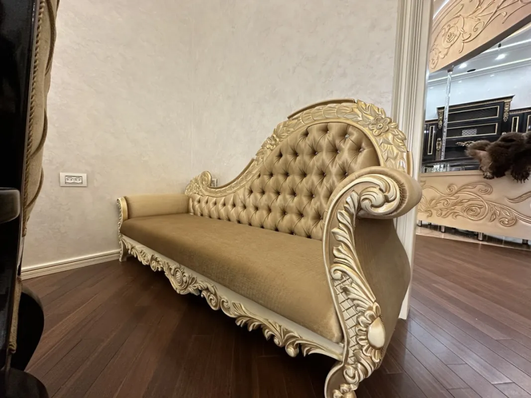 Satılır 4 otaqlı mənzil 137 m²