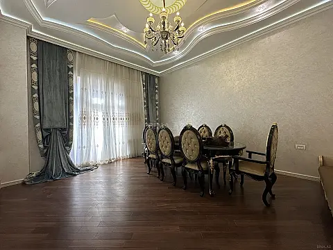 Satılır 4 otaqlı mənzil 137 m²