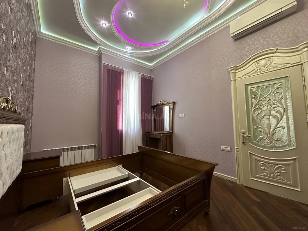 Satılır 4 otaqlı mənzil 137 m²