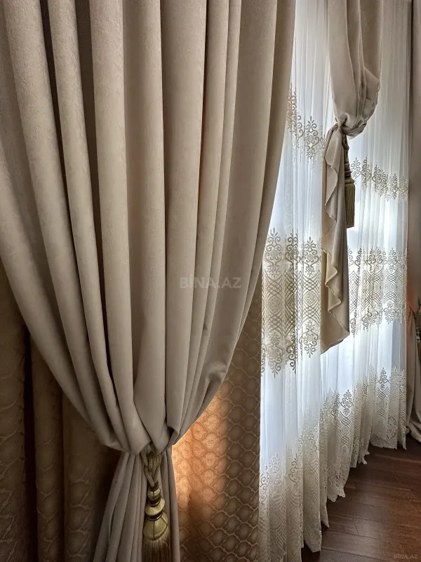 Satılır 4 otaqlı mənzil 137 m²
