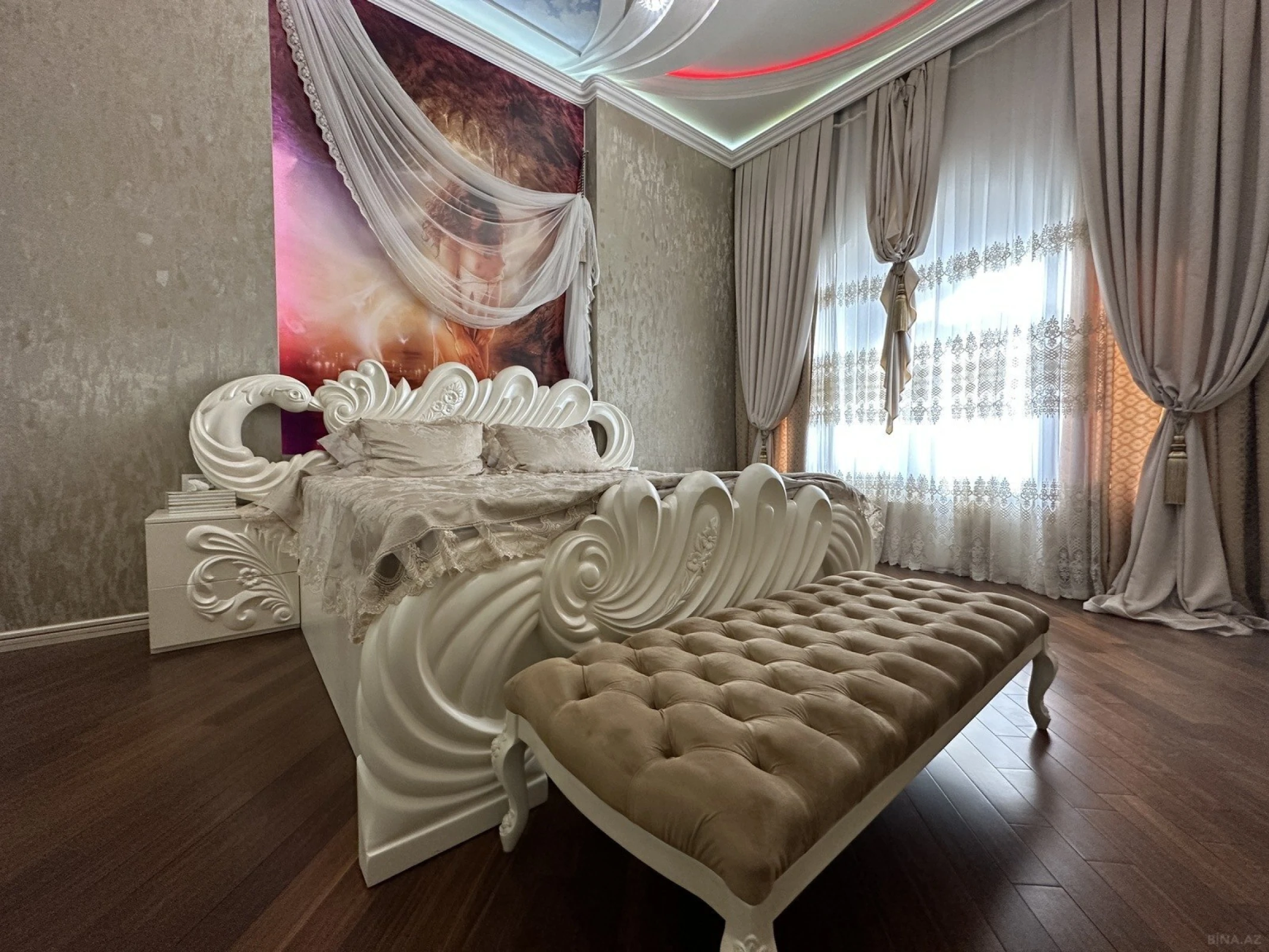 Satılır 4 otaqlı mənzil 137 m²