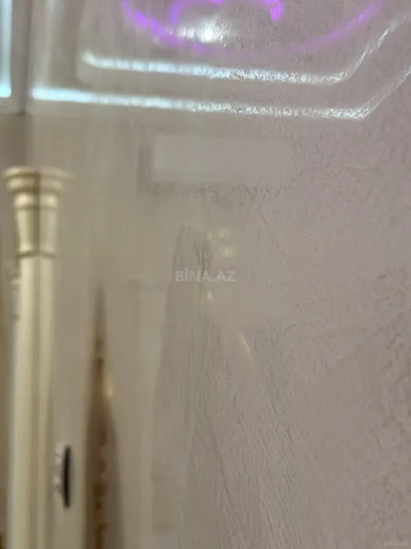 Satılır 4 otaqlı mənzil 137 m²