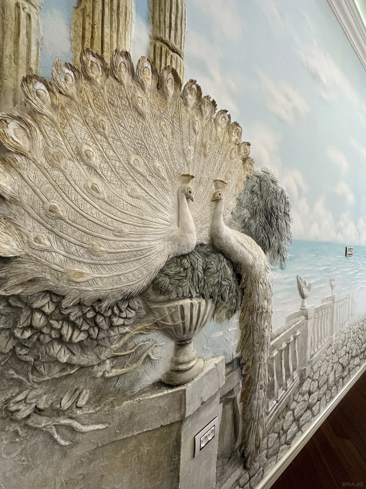 Satılır 4 otaqlı mənzil 137 m²