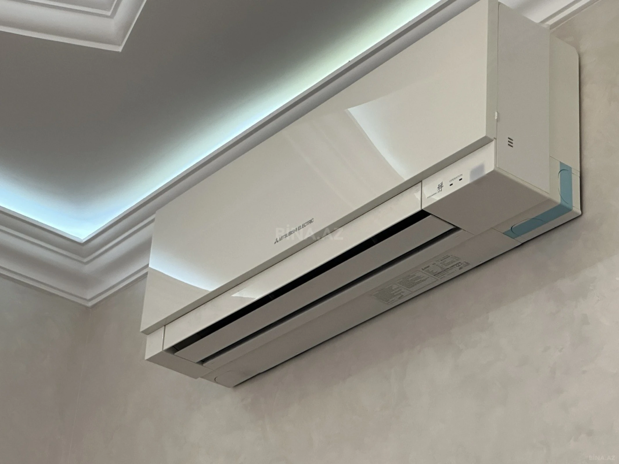 Satılır 4 otaqlı mənzil 137 m²