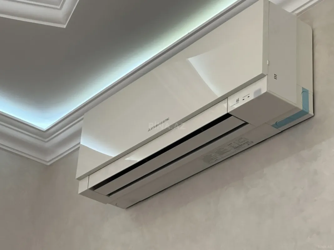 Satılır 4 otaqlı mənzil 137 m²