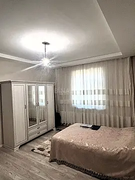 Satılır 5 otaqlı həyət evi 350 m²