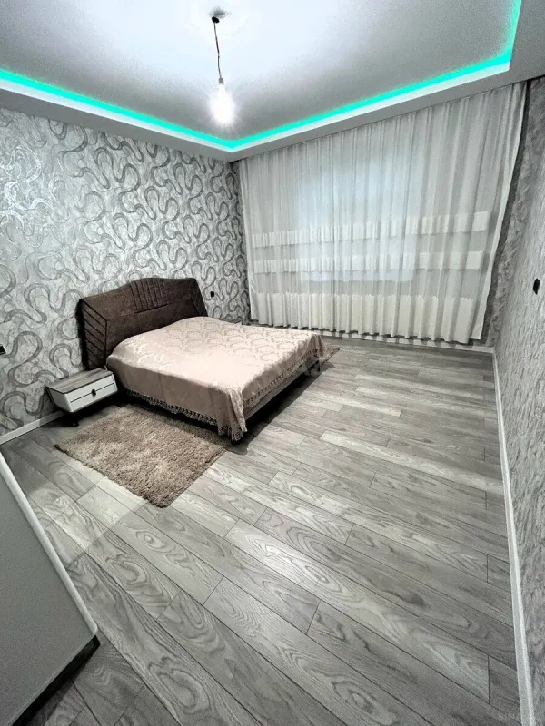 Satılır 5 otaqlı həyət evi 350 m²