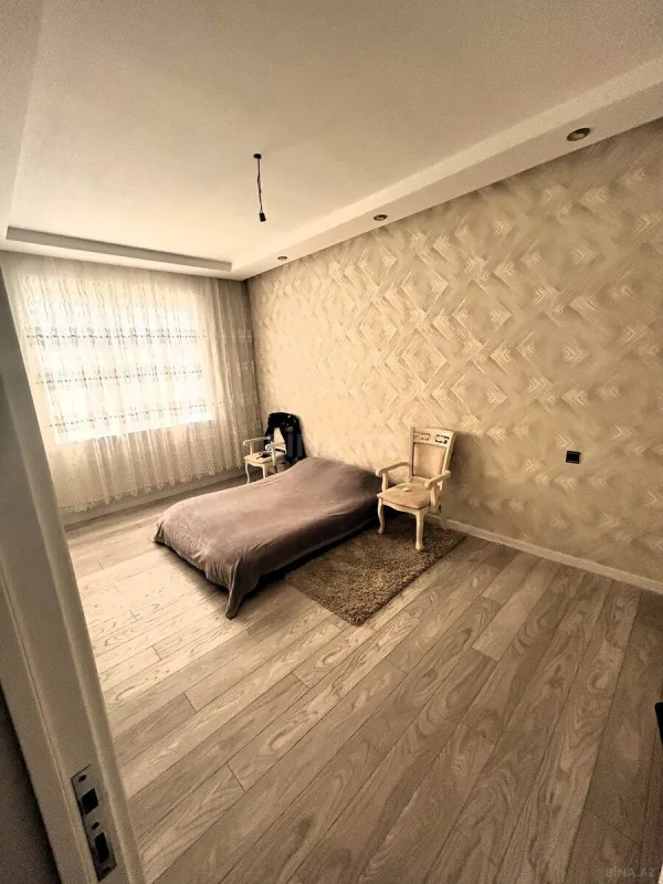 Satılır 5 otaqlı həyət evi 350 m²