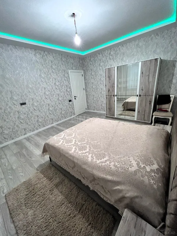 Satılır 5 otaqlı həyət evi 350 m²