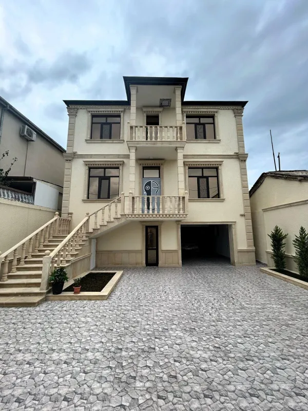 Satılır 5 otaqlı həyət evi 350 m²