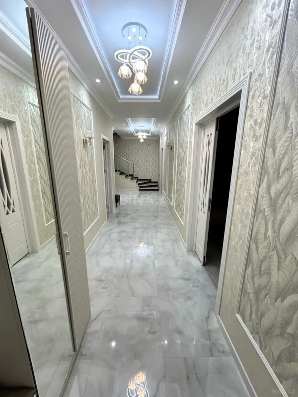 Satılır 5 otaqlı həyət evi 350 m²