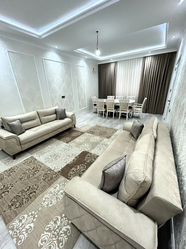 Satılır 5 otaqlı həyət evi 350 m²