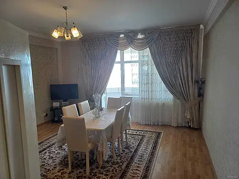 Satılır 3 otaqlı mənzil 127 m²