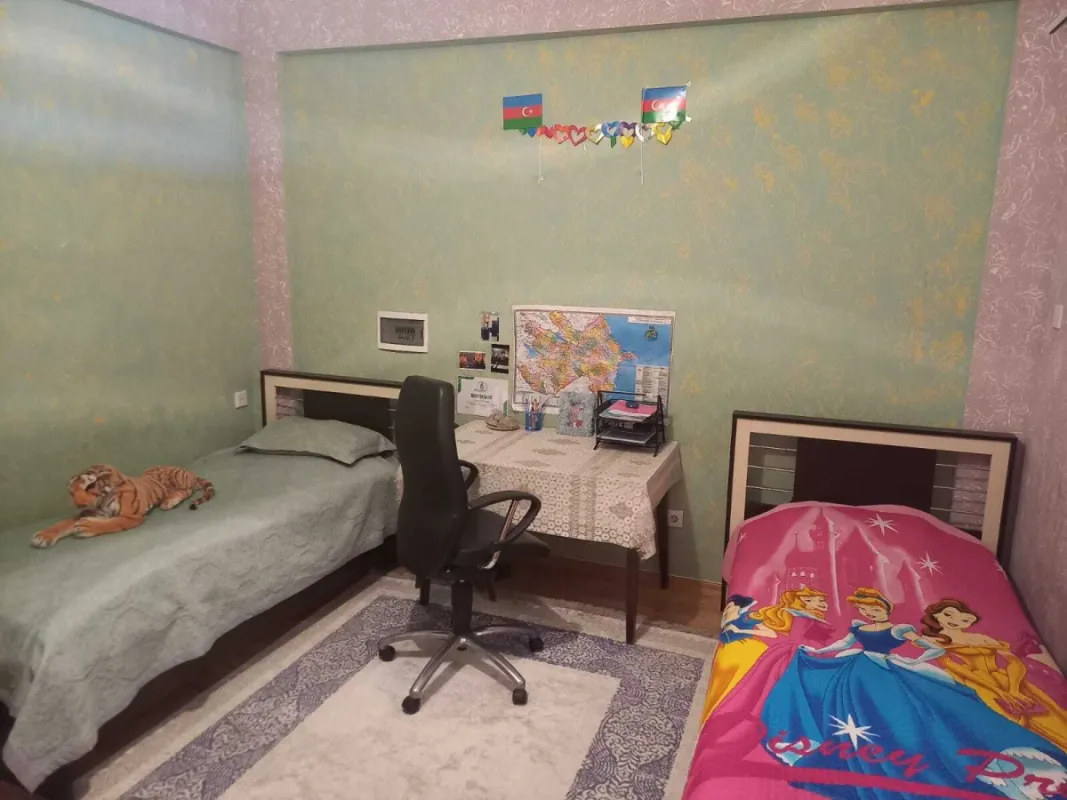 Satılır 3 otaqlı mənzil 127 m²