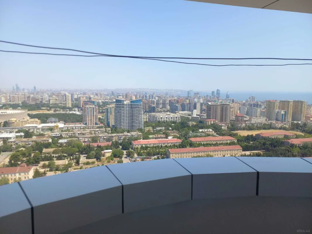 Satılır 3 otaqlı mənzil 127 m²