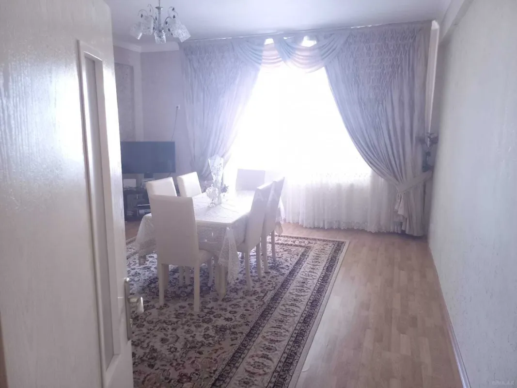Satılır 3 otaqlı mənzil 127 m²