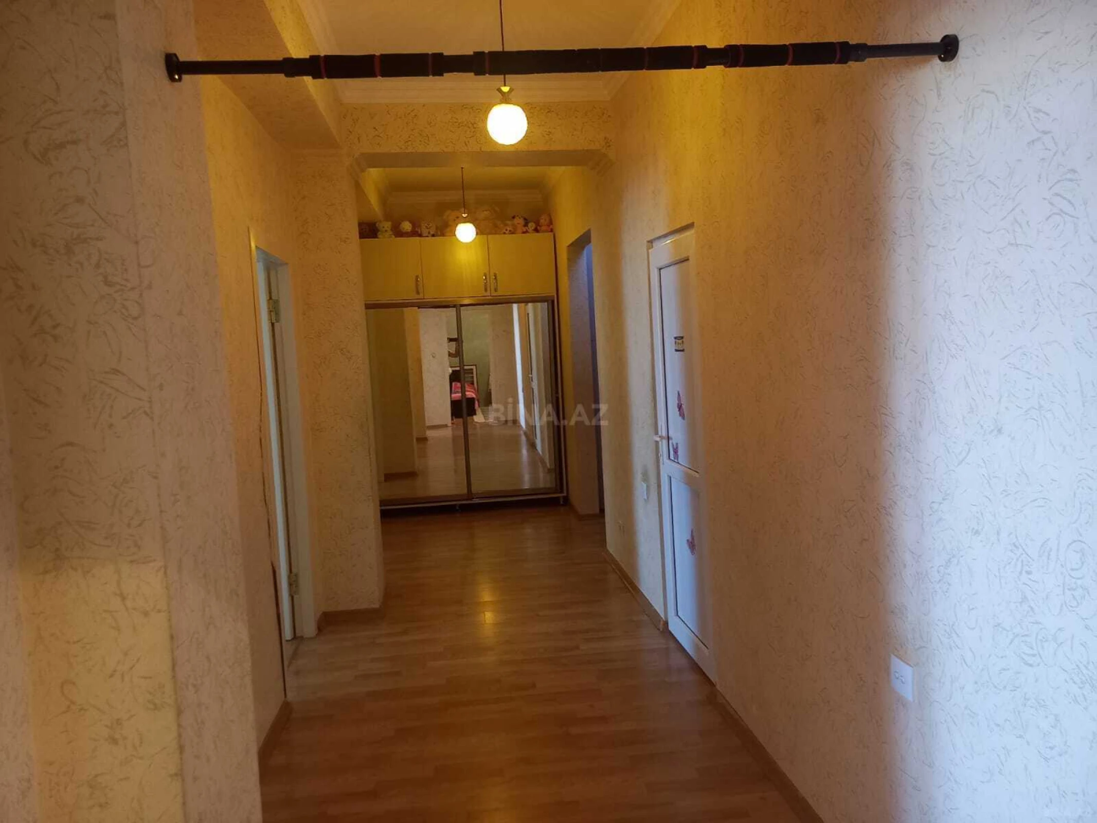 Satılır 3 otaqlı mənzil 127 m²