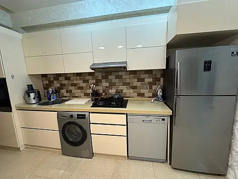 Kirayə verilir 3 otaqlı mənzil 110 m²