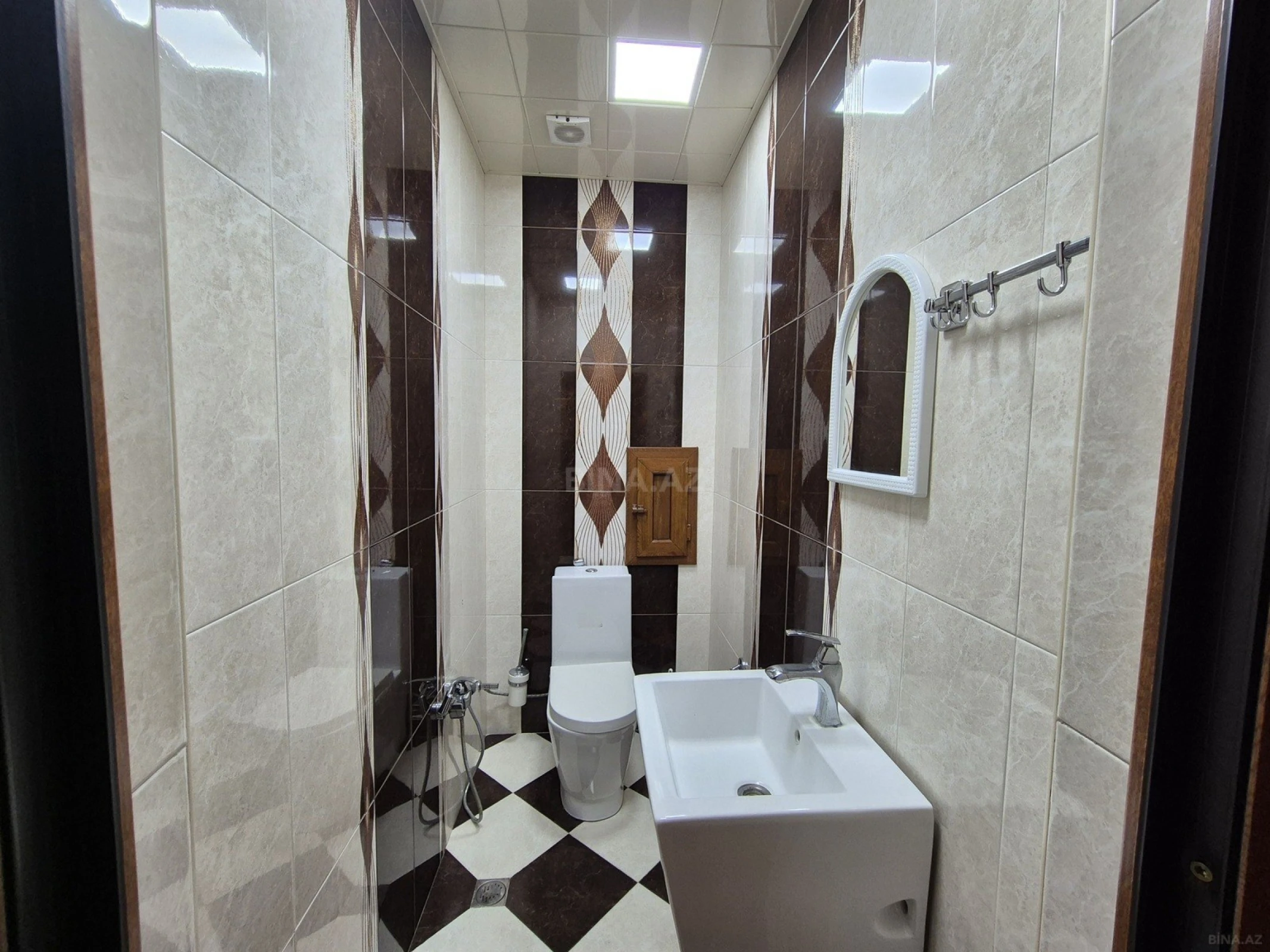 Kirayə verilir 3 otaqlı mənzil 160 m²