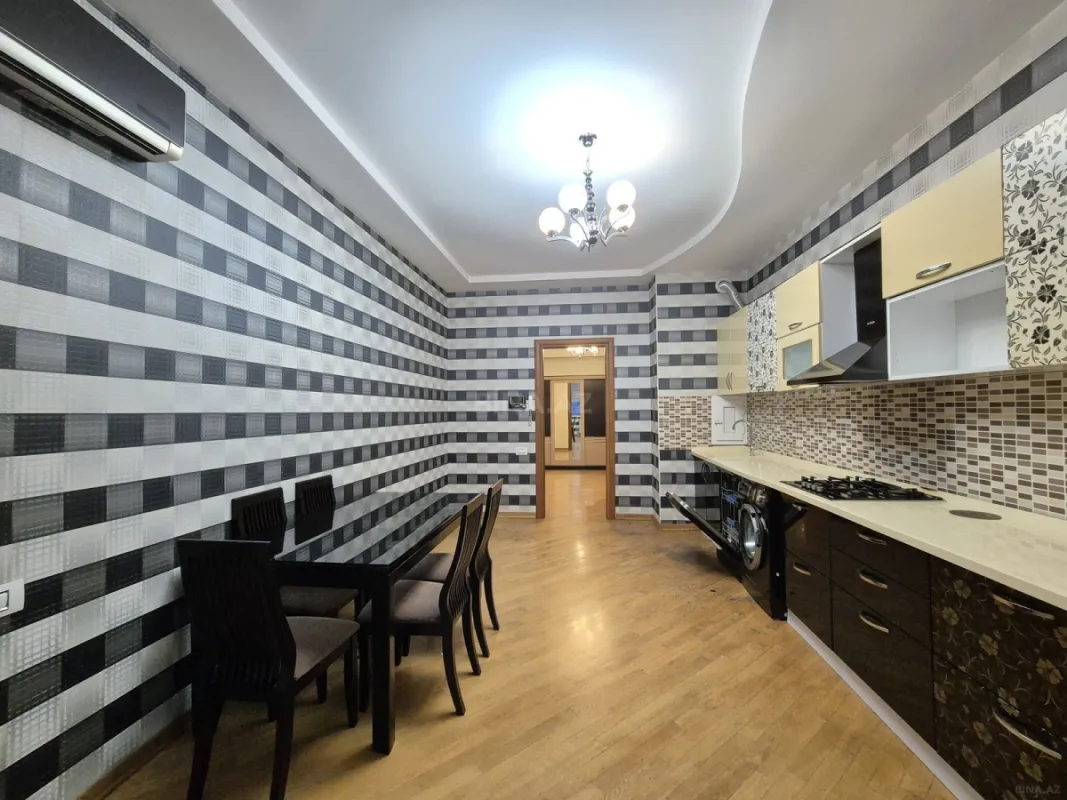 Kirayə verilir 3 otaqlı mənzil 160 m²