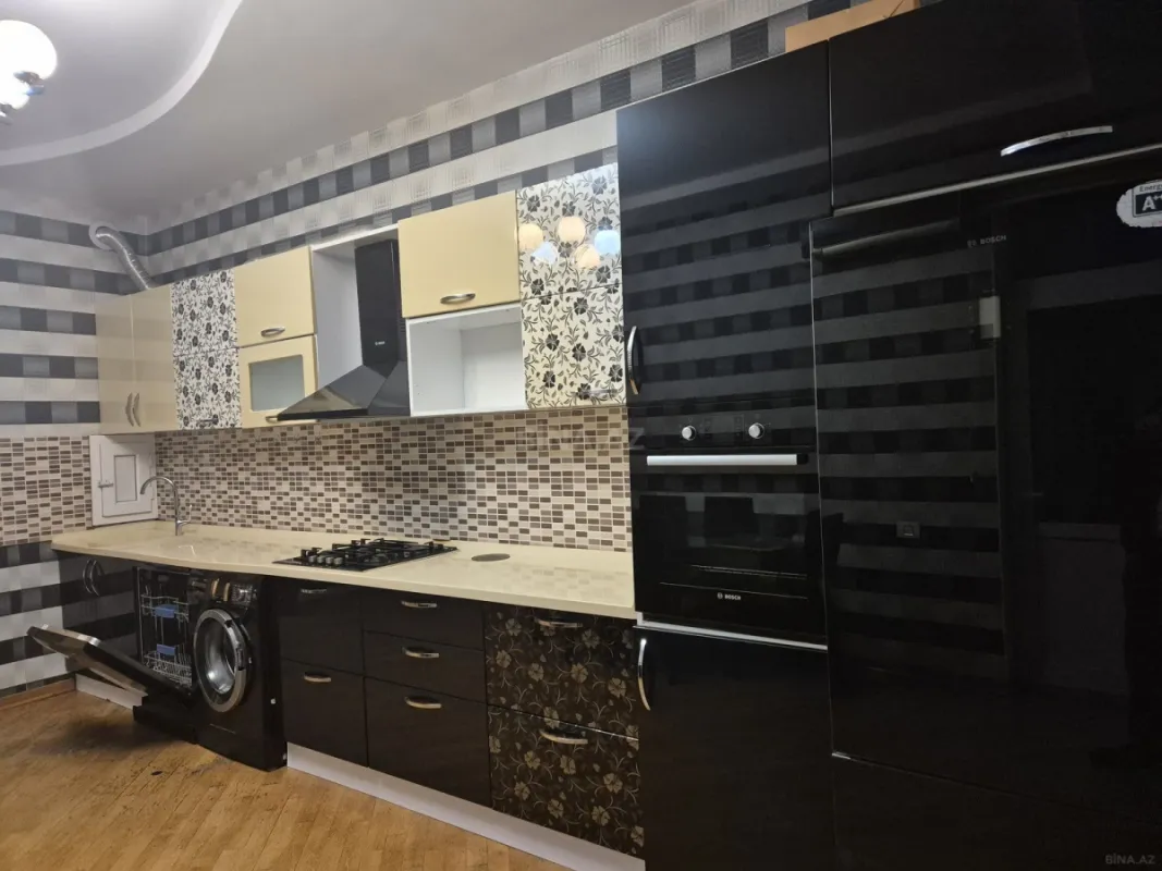 Kirayə verilir 3 otaqlı mənzil 160 m²