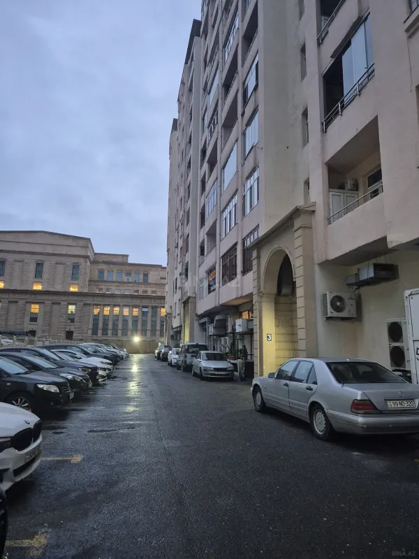 Kirayə verilir 3 otaqlı mənzil 160 m²